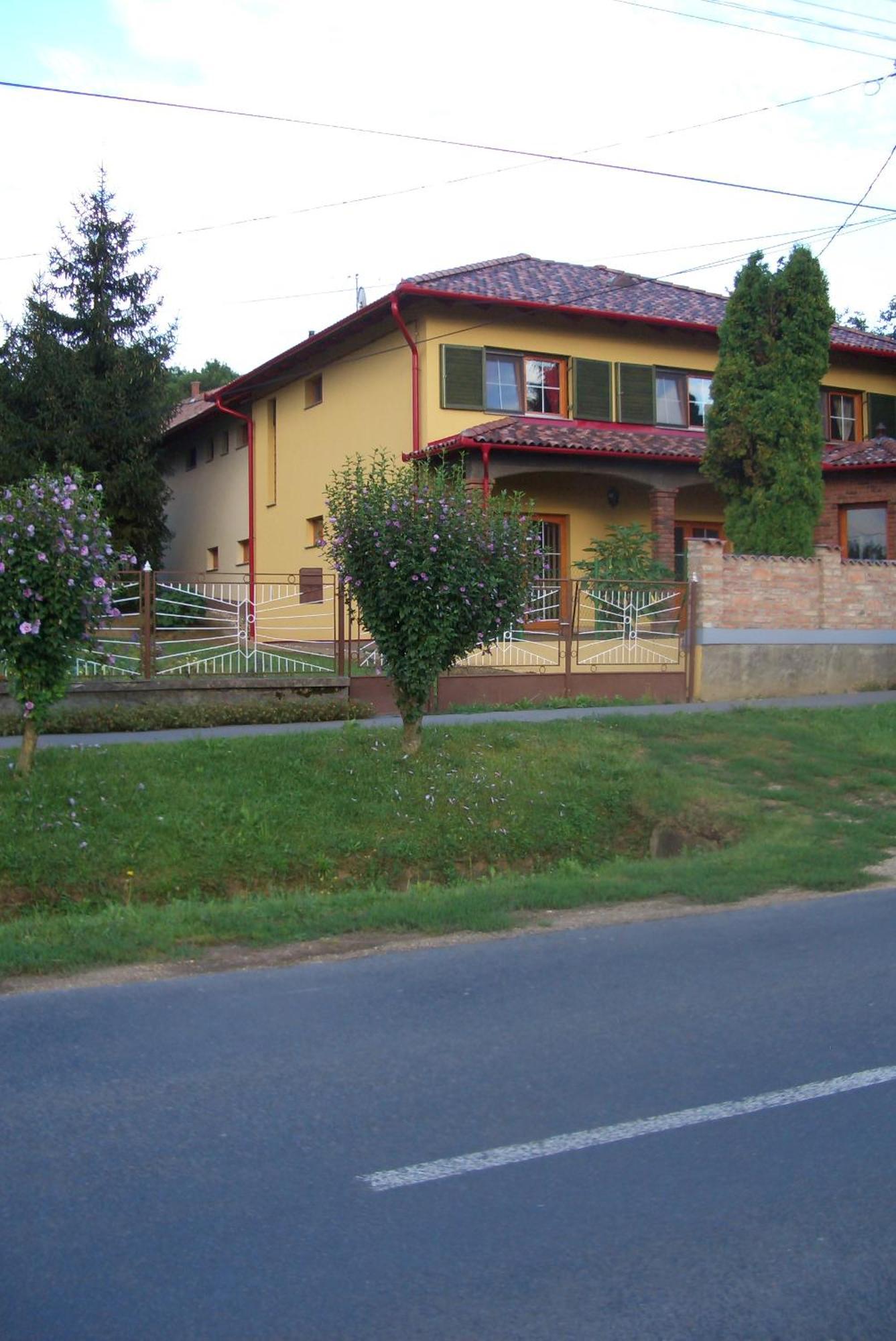 Bundi Vendeghaz Hotel Kehidakustány Exterior foto